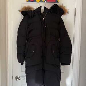 H Connect collection Women’s black long sleeves puffer Coat with hat